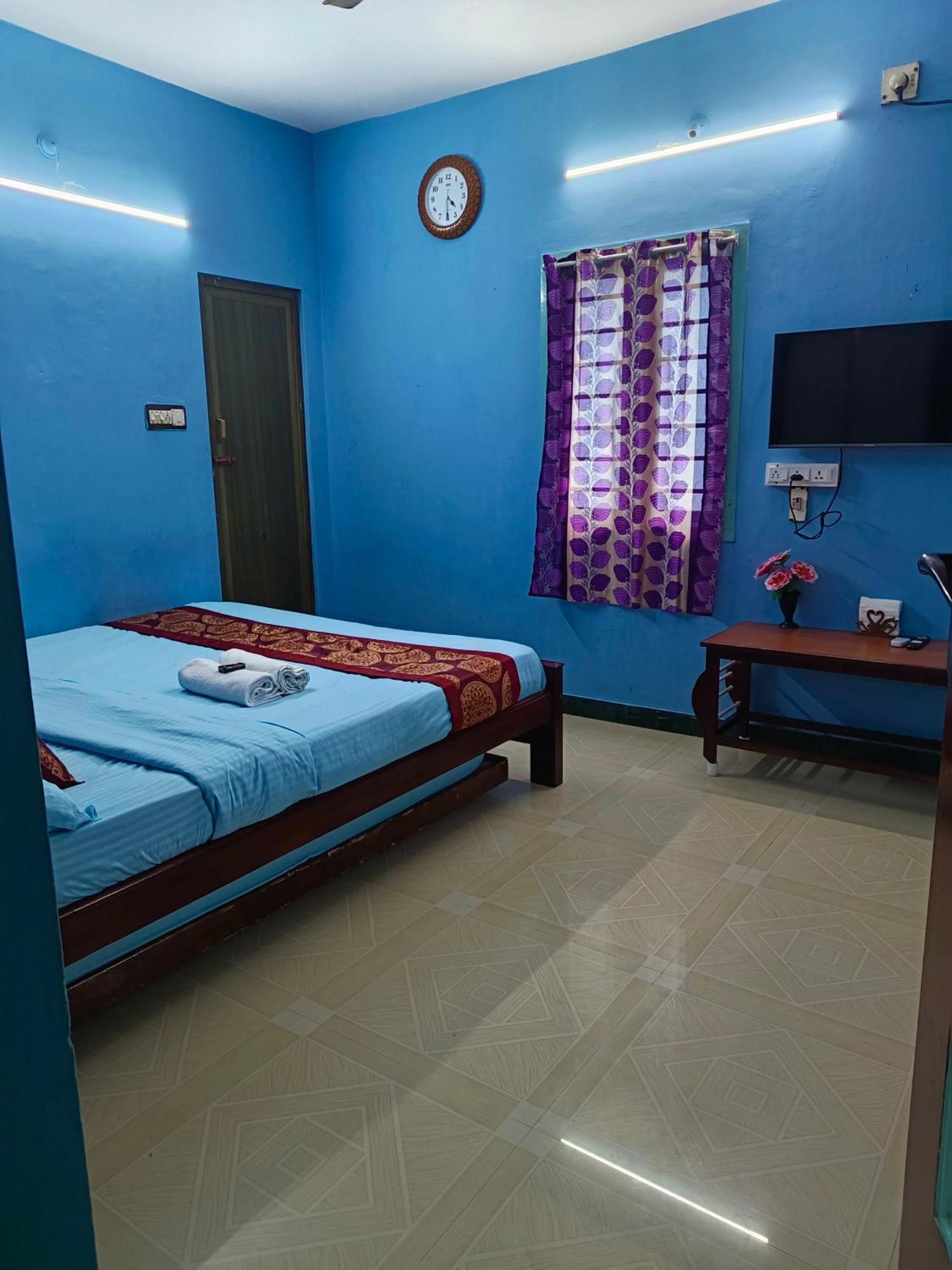 Blue Waves Homestay Pondicherry Exterior photo